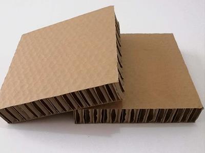 青岛蜂窝纸板生产厂家，如何定制蜂窝纸板的厚度要求?